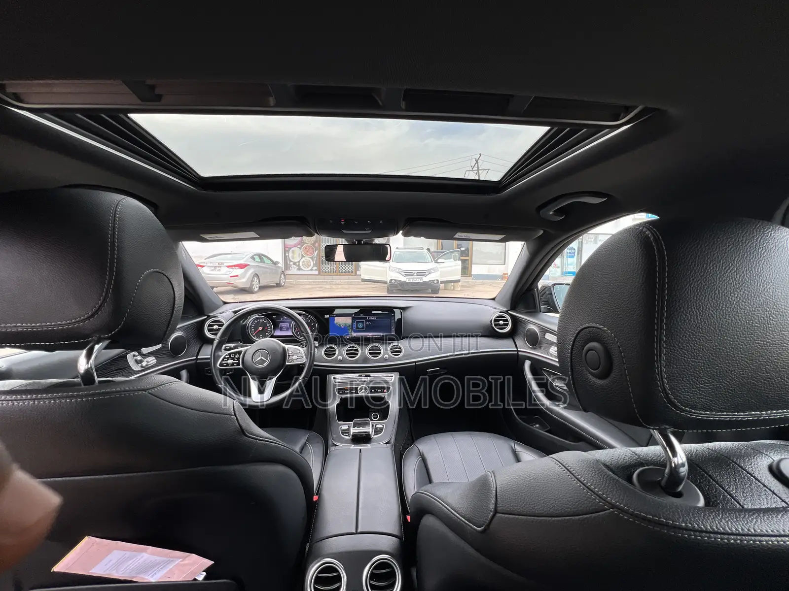 Mercedes-Benz E300 2019 Red