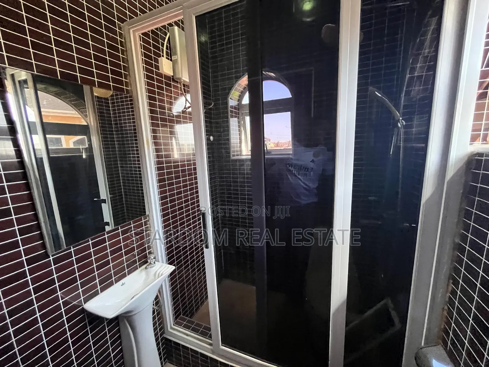 5bdrm House in Trassacco Area, East Legon for rent