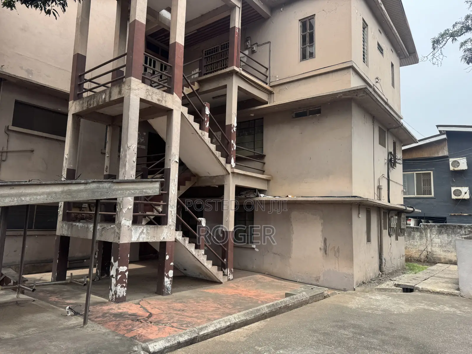 1acre Land With an Apartment for Sale at Tesano