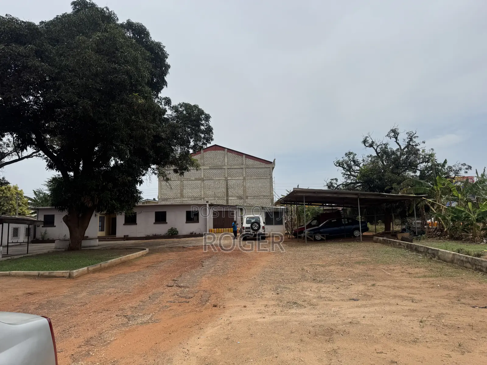 1acre Land With an Apartment for Sale at Tesano