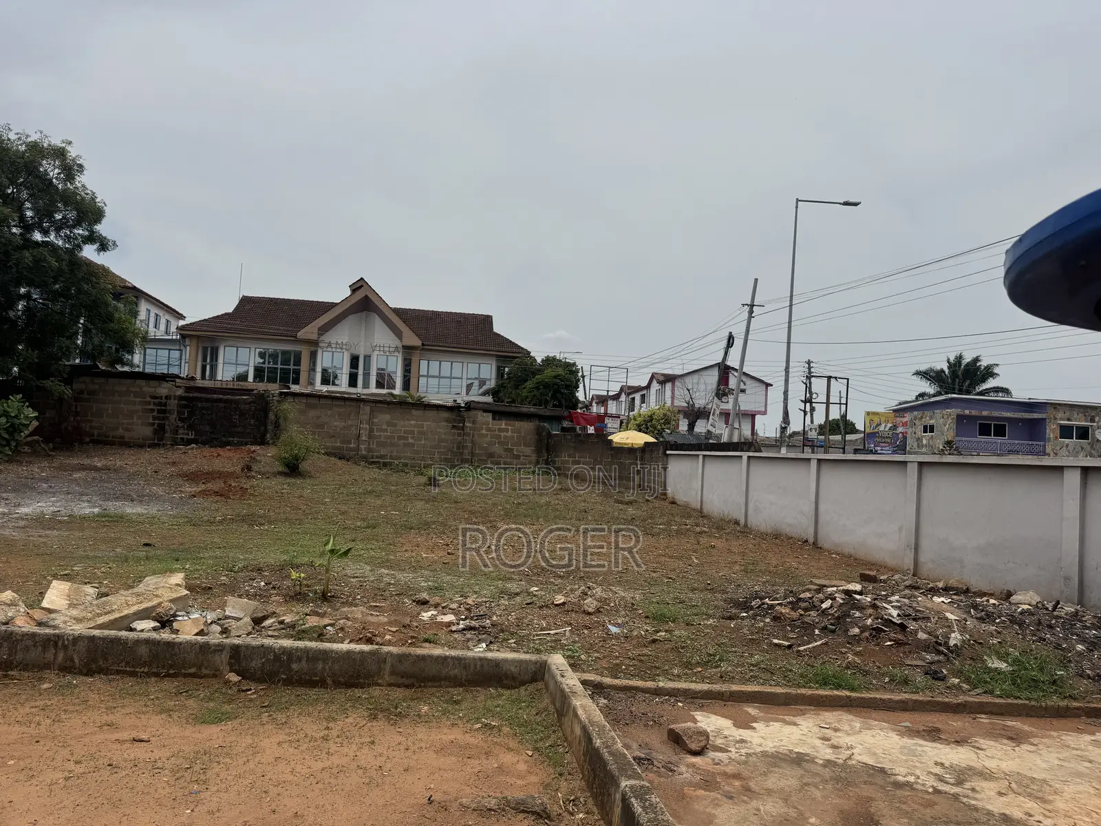 1acre Land With an Apartment for Sale at Tesano