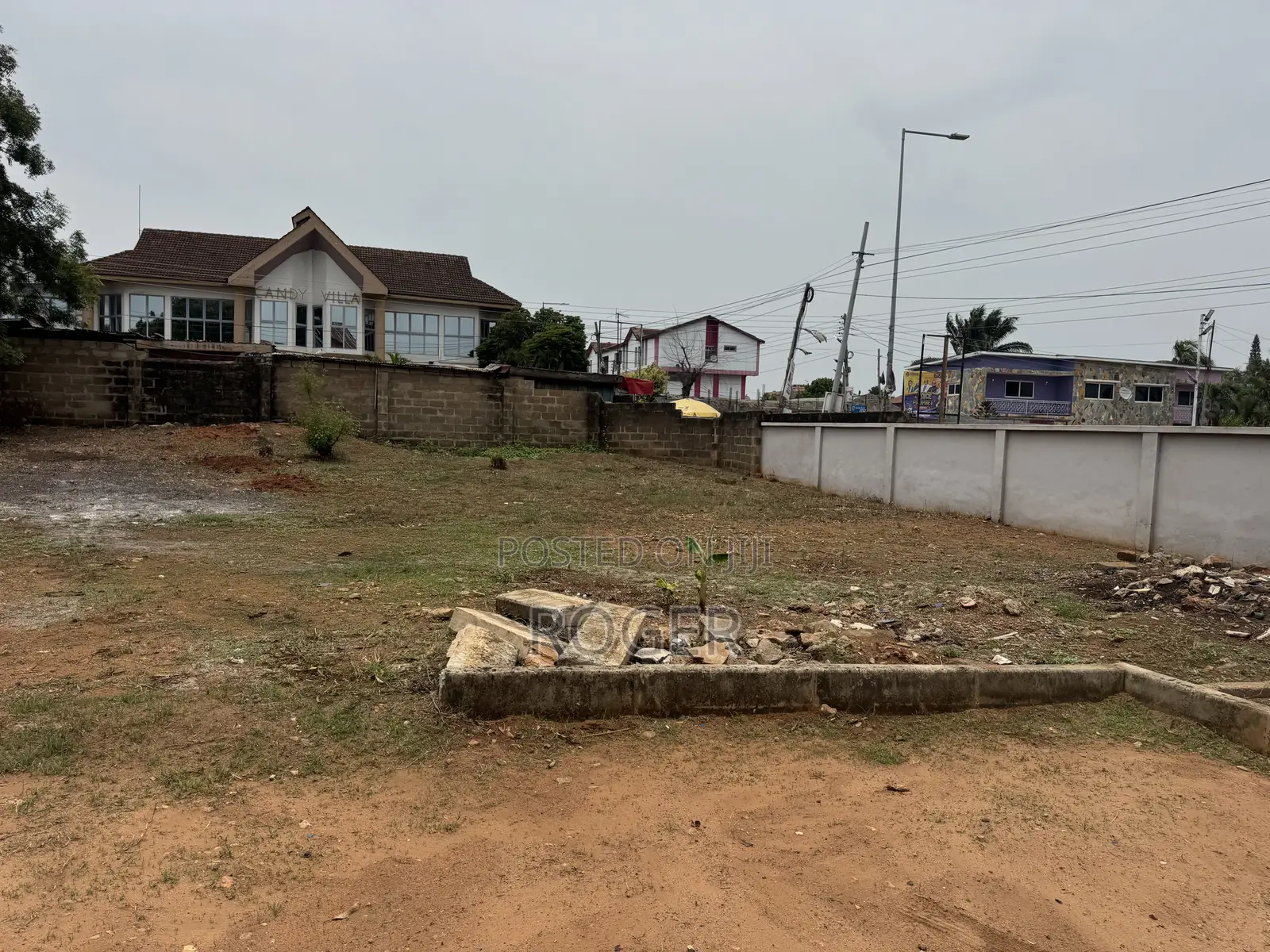 1acre Land With an Apartment for Sale at Tesano