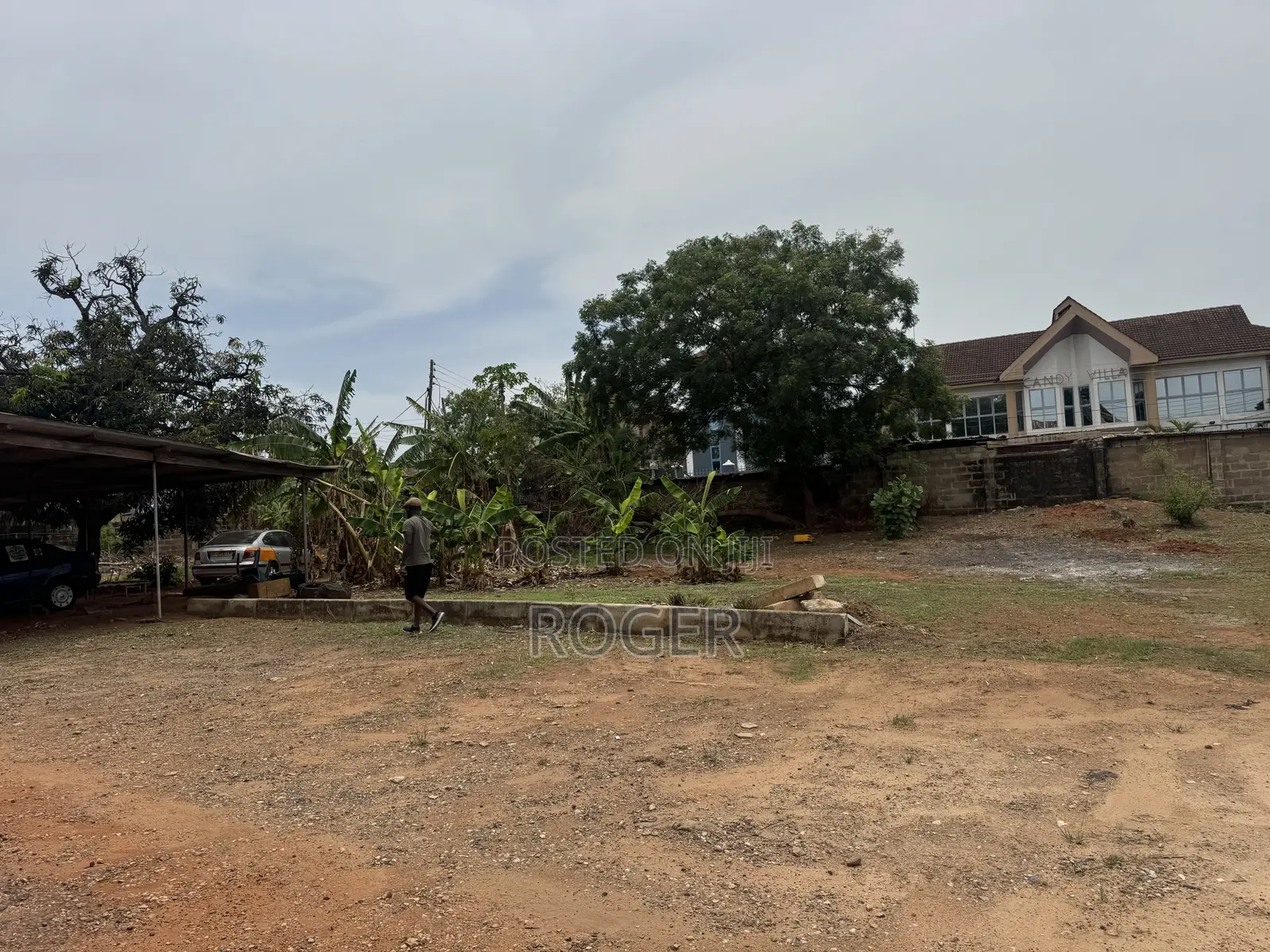 1acre Land With an Apartment for Sale at Tesano