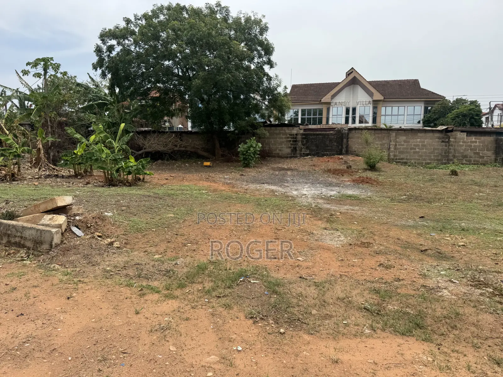 1acre Land With an Apartment for Sale at Tesano