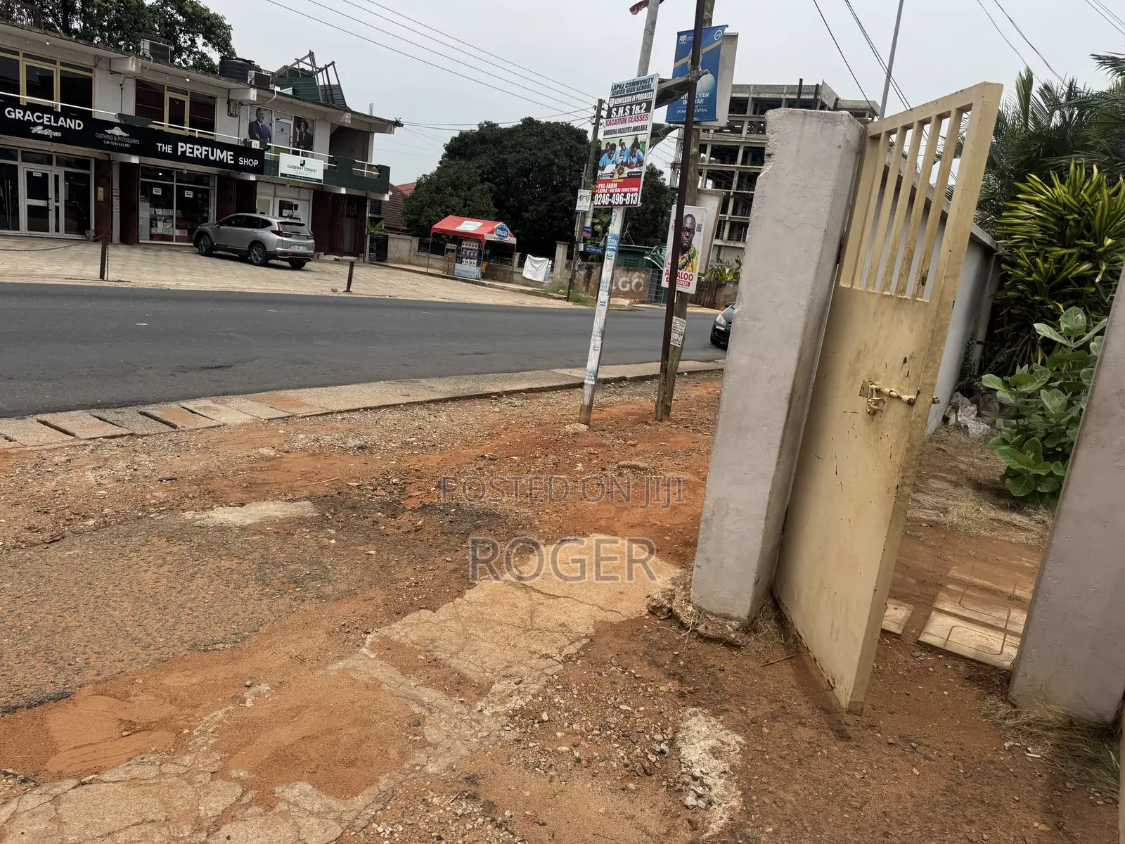 1acre Land With an Apartment for Sale at Tesano