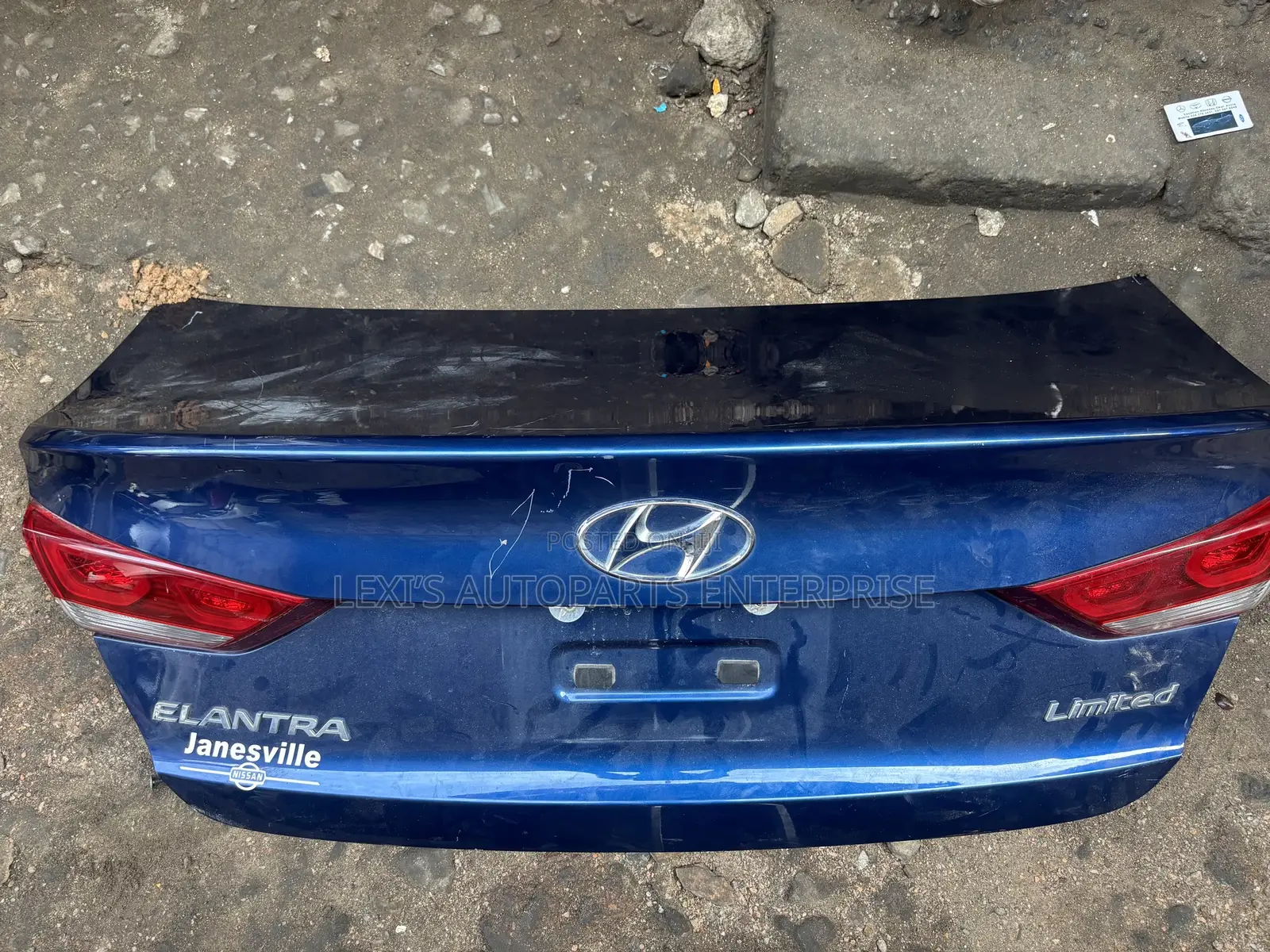 Hyundai Elantra 2017-2018 Booth