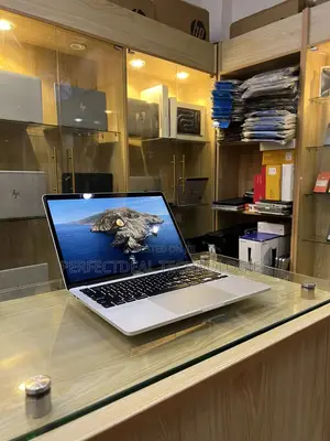 New Laptop Apple MacBook Pro 2019 8GB Intel Core I5 SSD 512GB