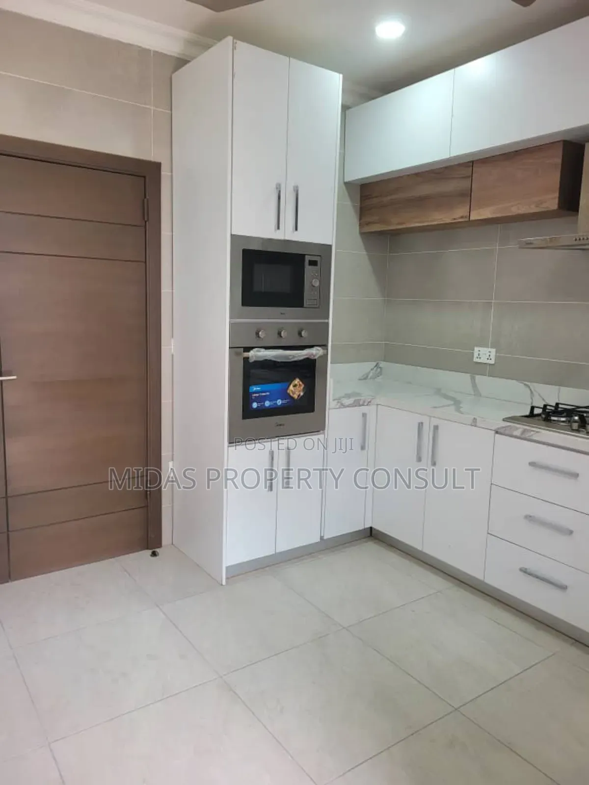 3bdrm House in Okpoigonno, Spintex for sale