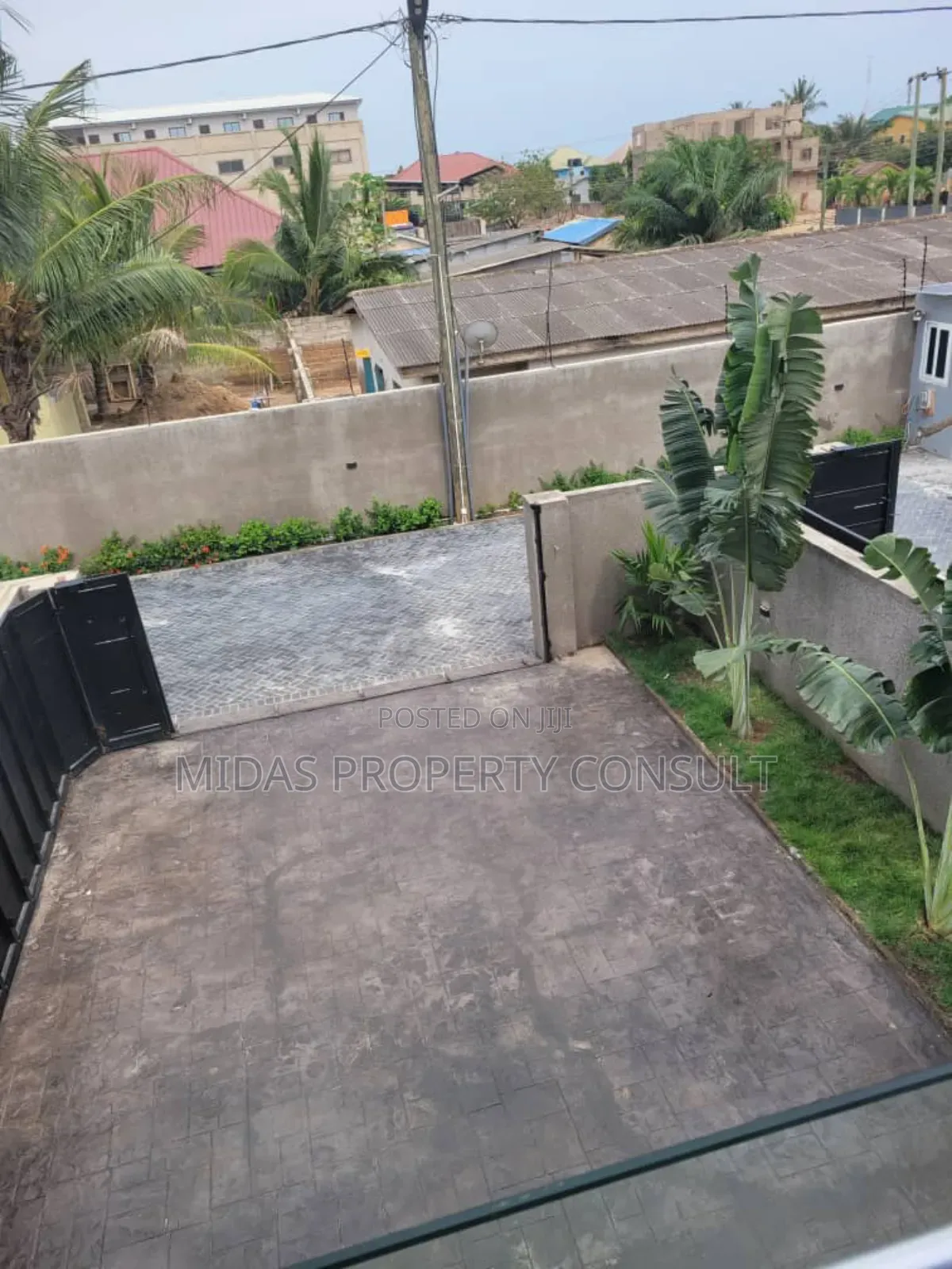 3bdrm House in Okpoigonno, Spintex for sale