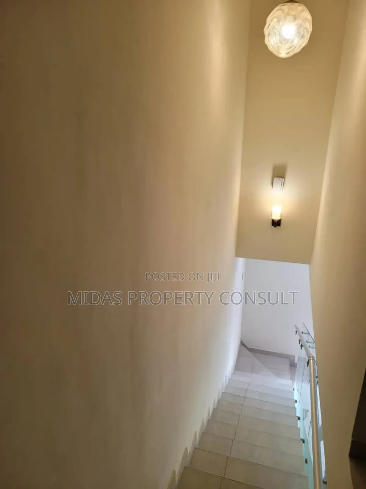 3bdrm House in Okpoigonno, Spintex for sale