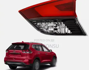 2017 2018 2019 2020 Nissan Rogue Boot Light Pair