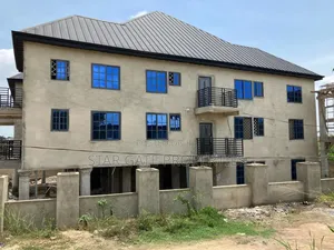 16bdrm House in Abira, Kumasi Metropolitan for sale