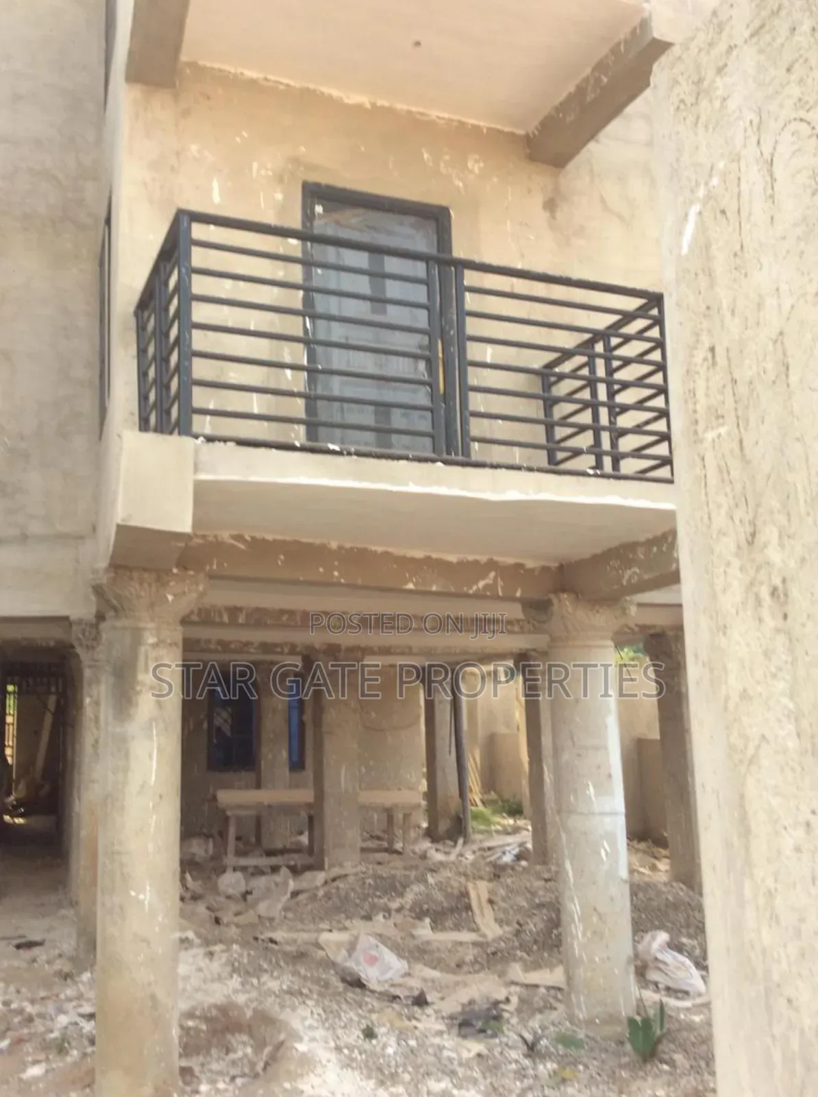 16bdrm House in Abira, Kumasi Metropolitan for sale