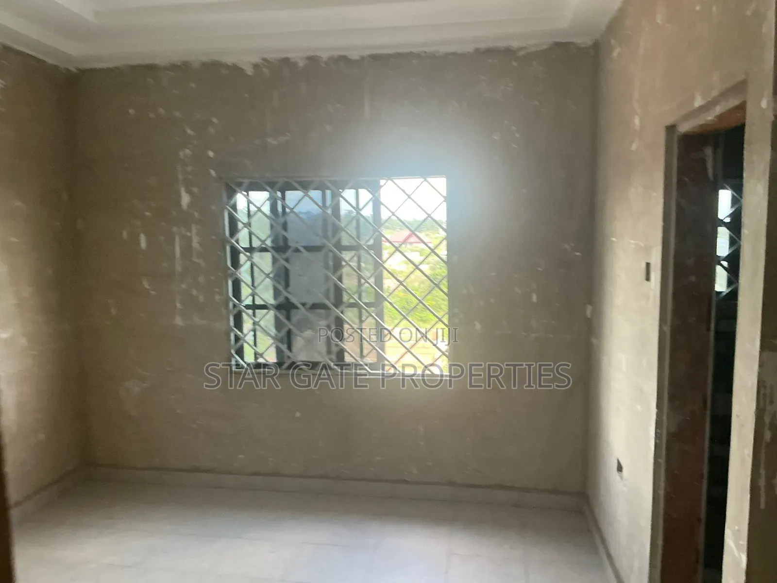 16bdrm House in Abira, Kumasi Metropolitan for sale