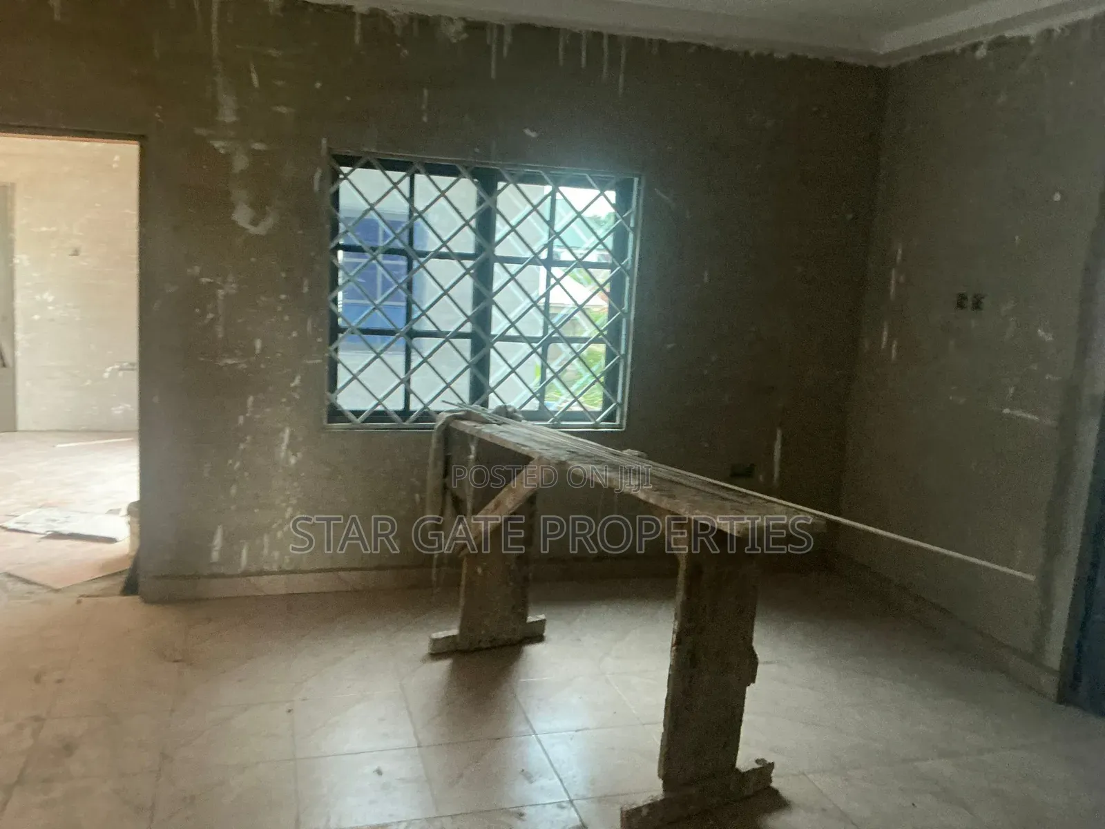 16bdrm House in Abira, Kumasi Metropolitan for sale