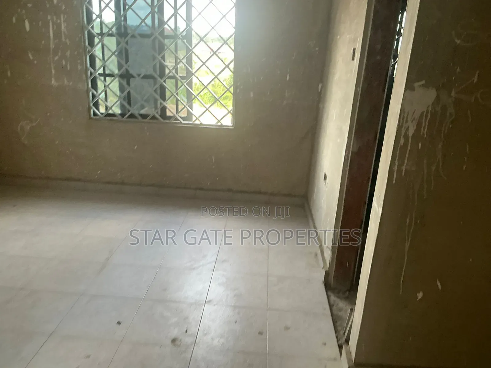 16bdrm House in Abira, Kumasi Metropolitan for sale
