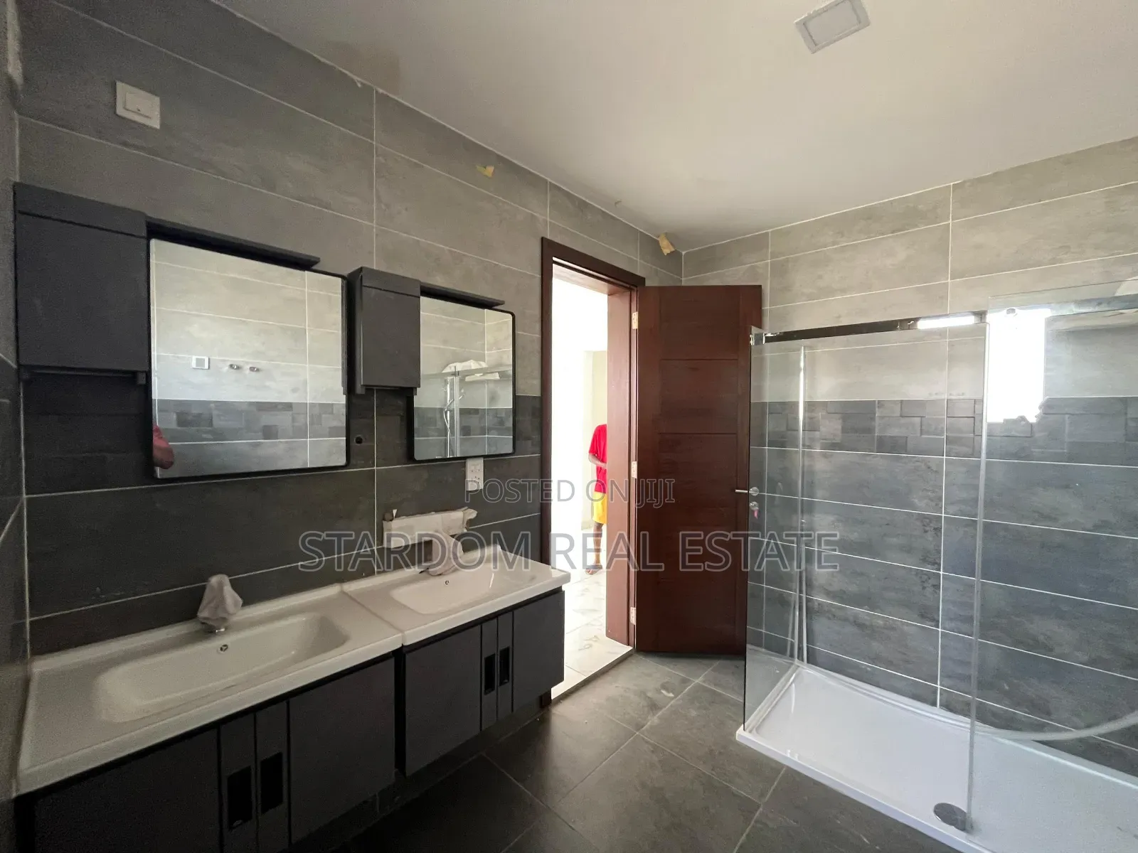 4bdrm Duplex in East Legon, A&C Mall Area for rent