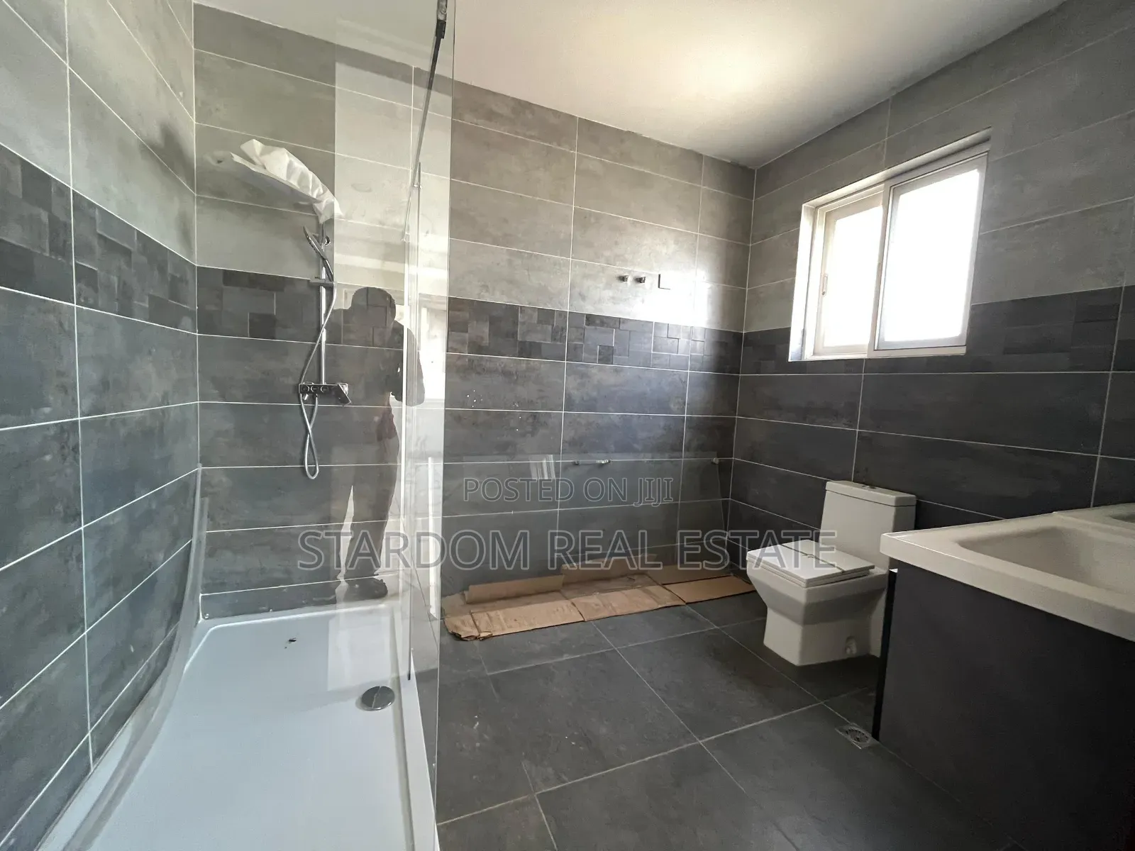 4bdrm Duplex in East Legon, A&C Mall Area for rent