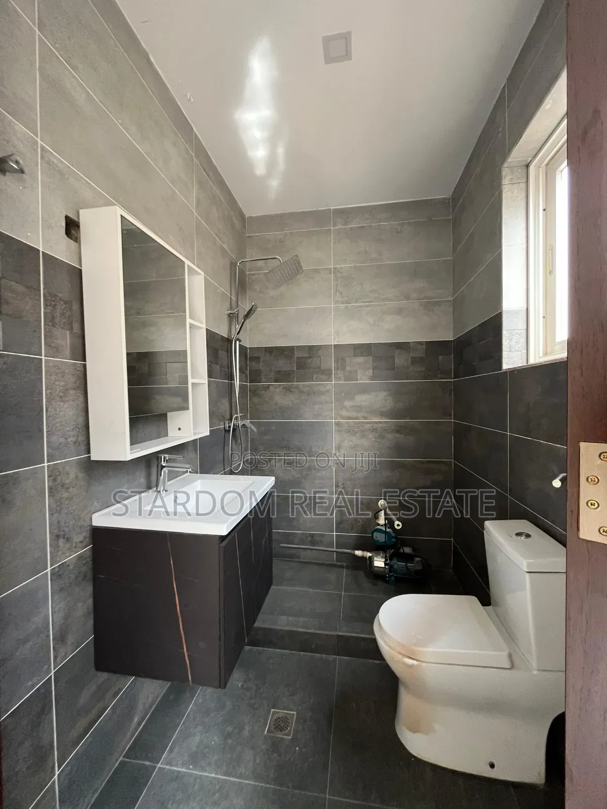 4bdrm Duplex in East Legon, A&C Mall Area for rent