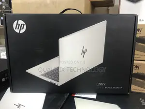 New Laptop HP 14-Dq1025cl 16GB Intel Core I7 SSD 512GB
