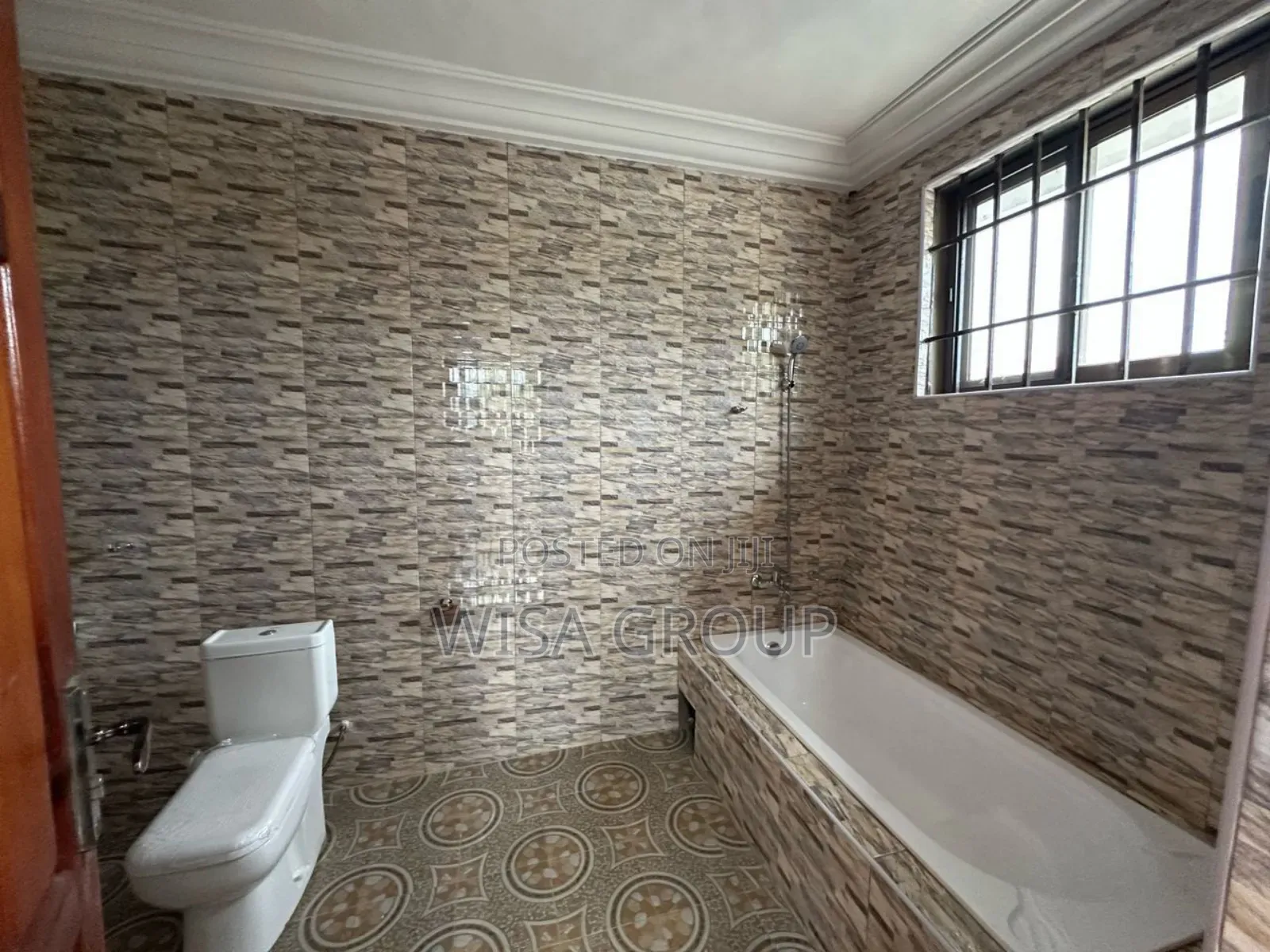 7bdrm Duplex in Wisa Group, Accra Metropolitan for rent