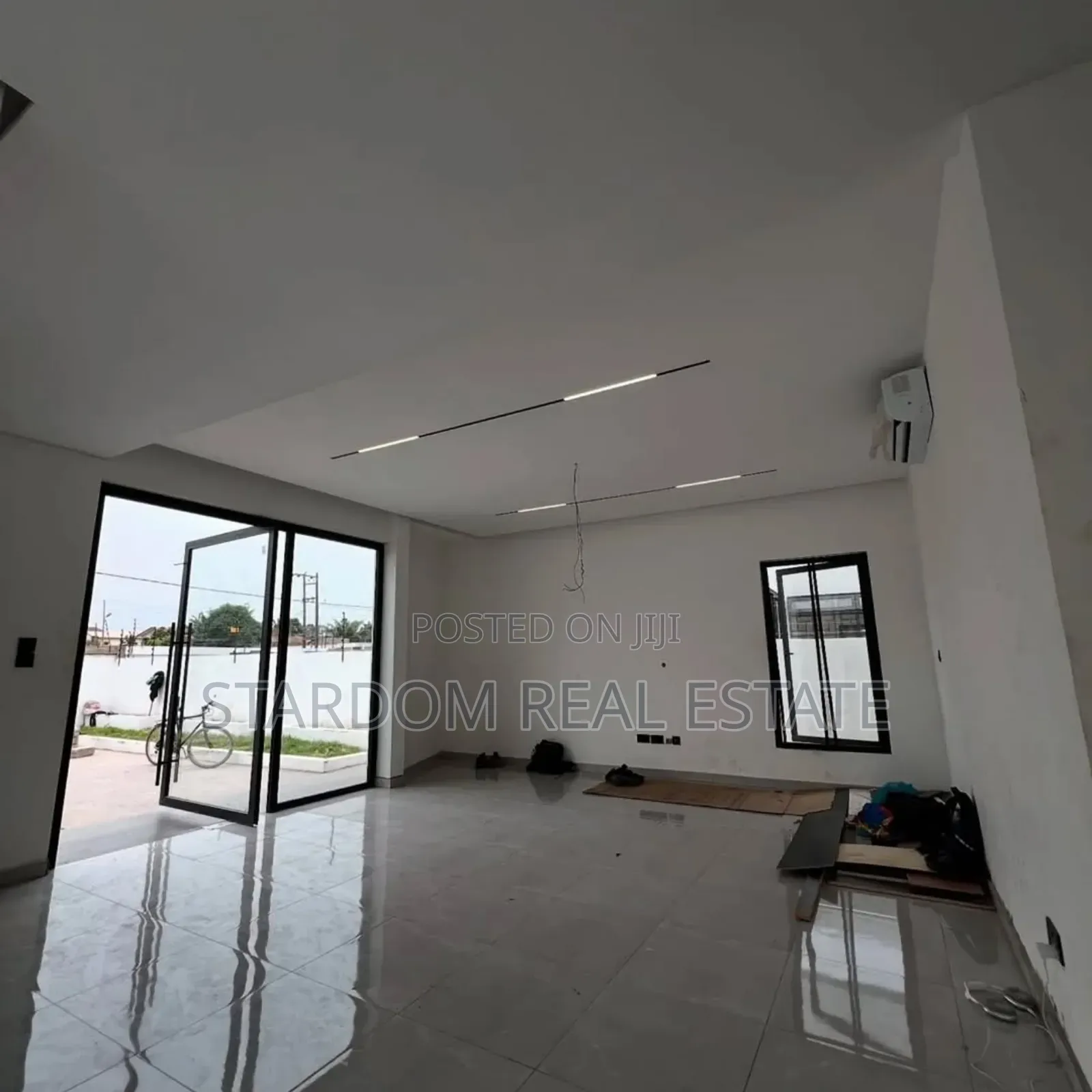 3bdrm Duplex in Ashaley Botwe for sale
