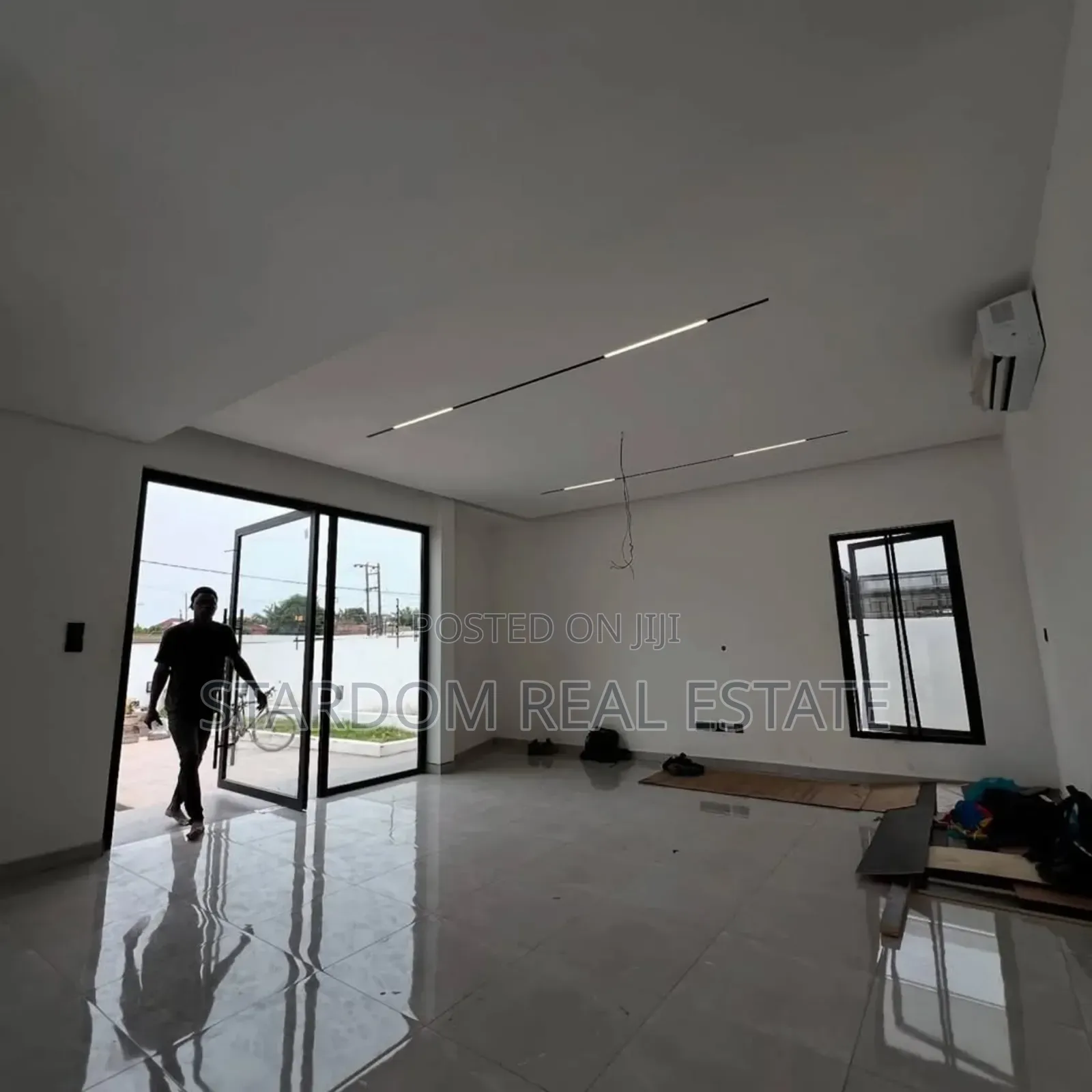 3bdrm Duplex in Ashaley Botwe for sale