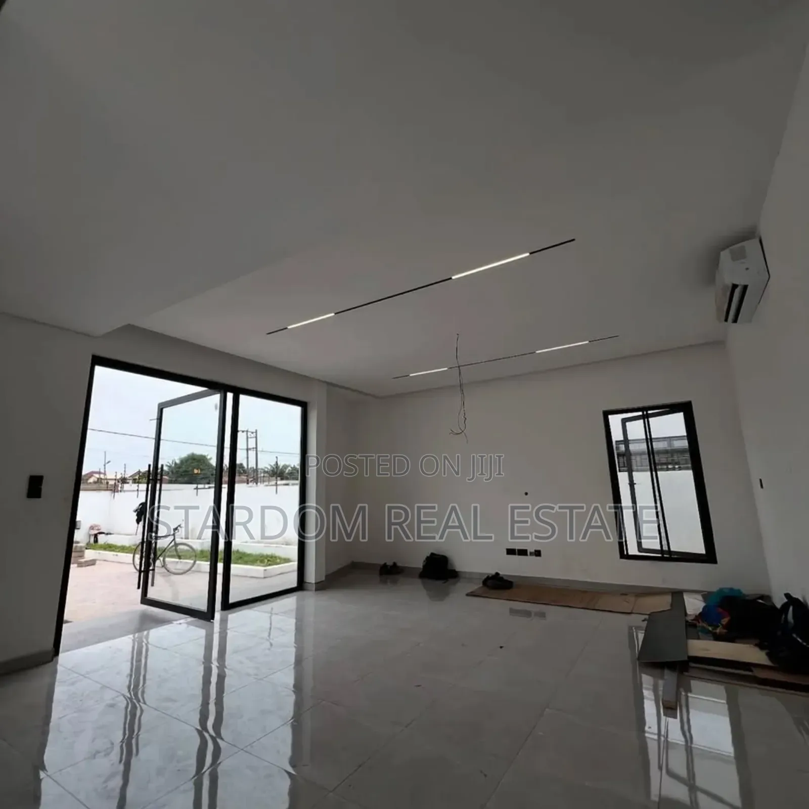 3bdrm Duplex in Ashaley Botwe for sale