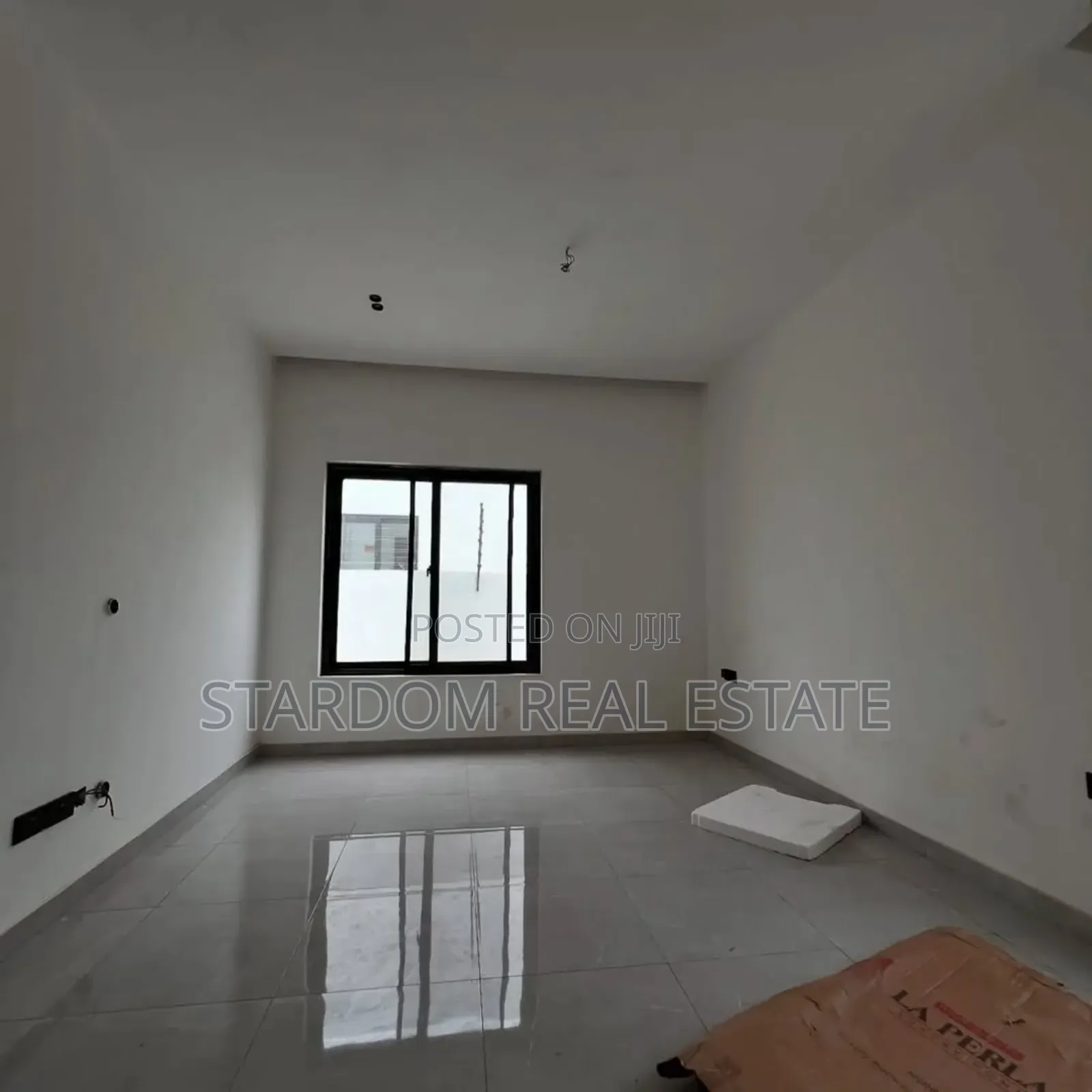 3bdrm Duplex in Ashaley Botwe for sale