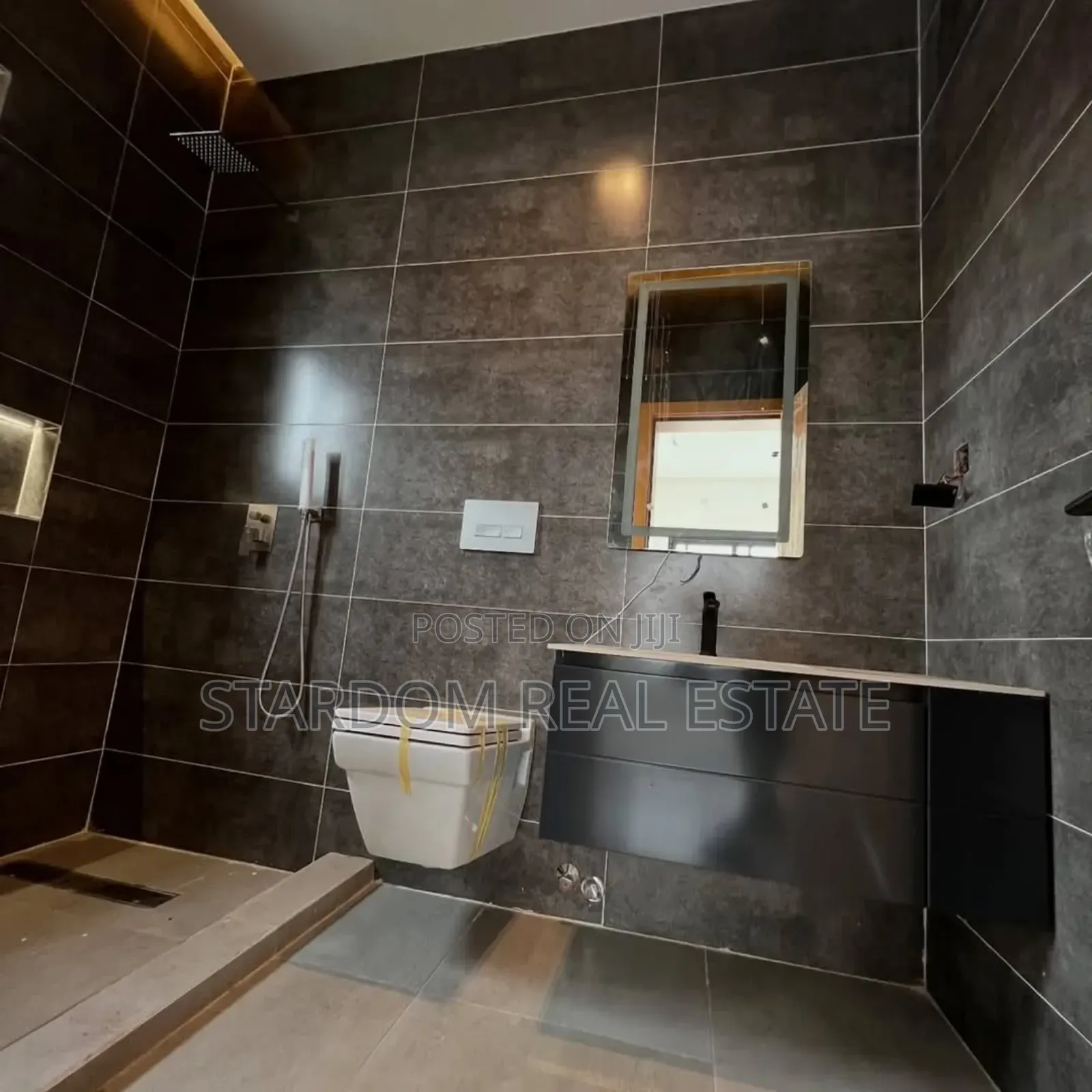 3bdrm Duplex in Ashaley Botwe for sale
