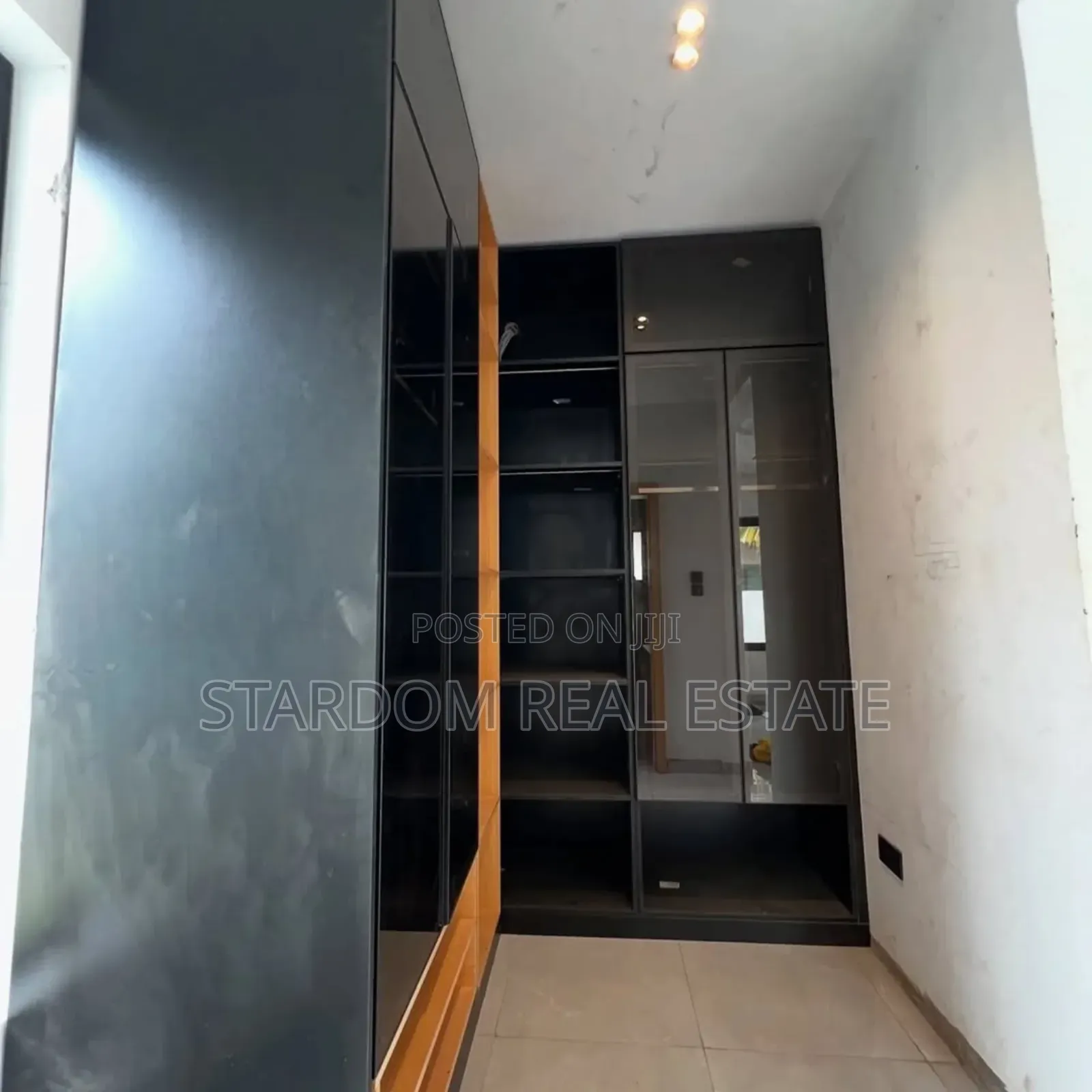 3bdrm Duplex in Ashaley Botwe for sale