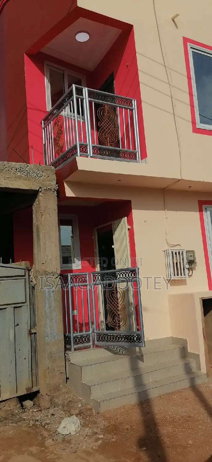 1bdrm Apartment in Chamber And Hall, Spintex for rent