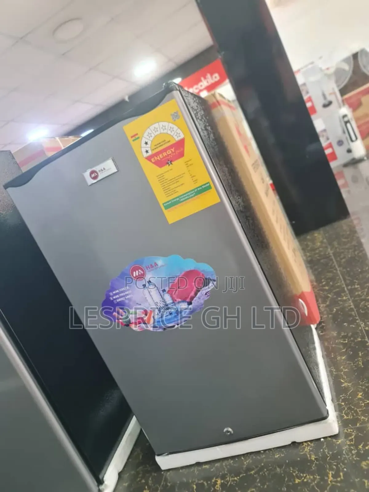 H a 92l Refrigerator: Chilled Drinks