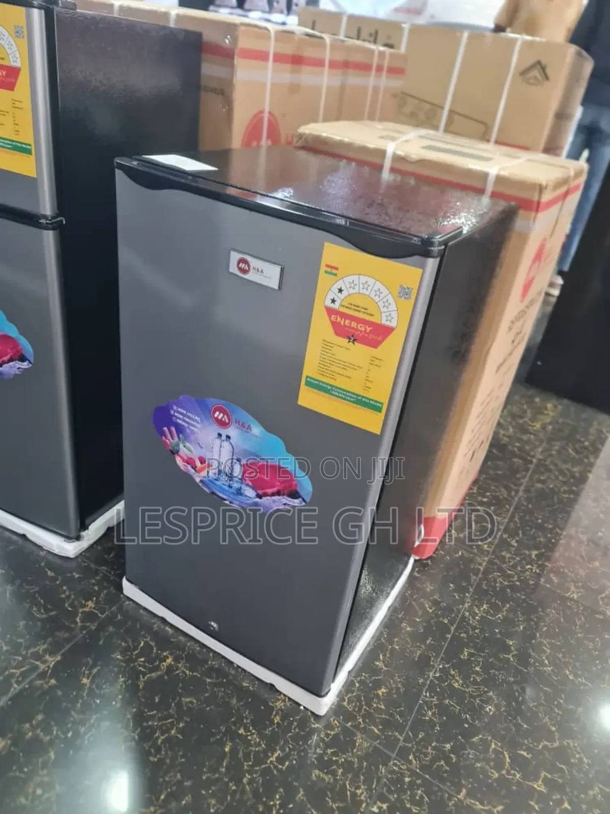 H a 92l Fridge: Cold Drinks Anytime