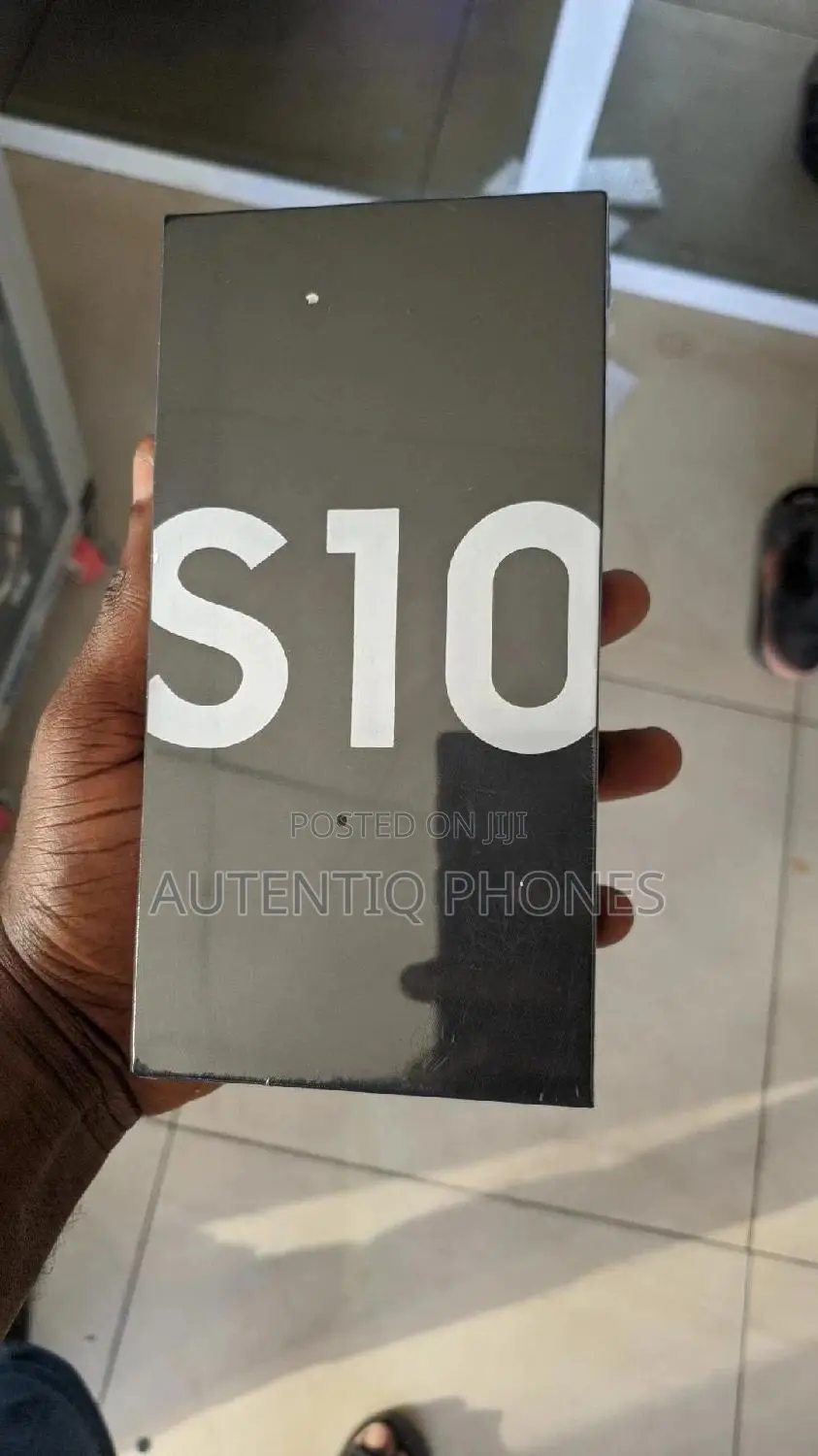 New Samsung Galaxy S10 128 GB Blue