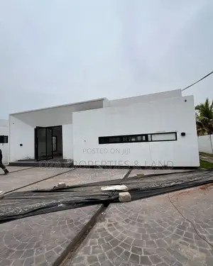 3bdrm House in Ashaley Botwe, School Junction for sale