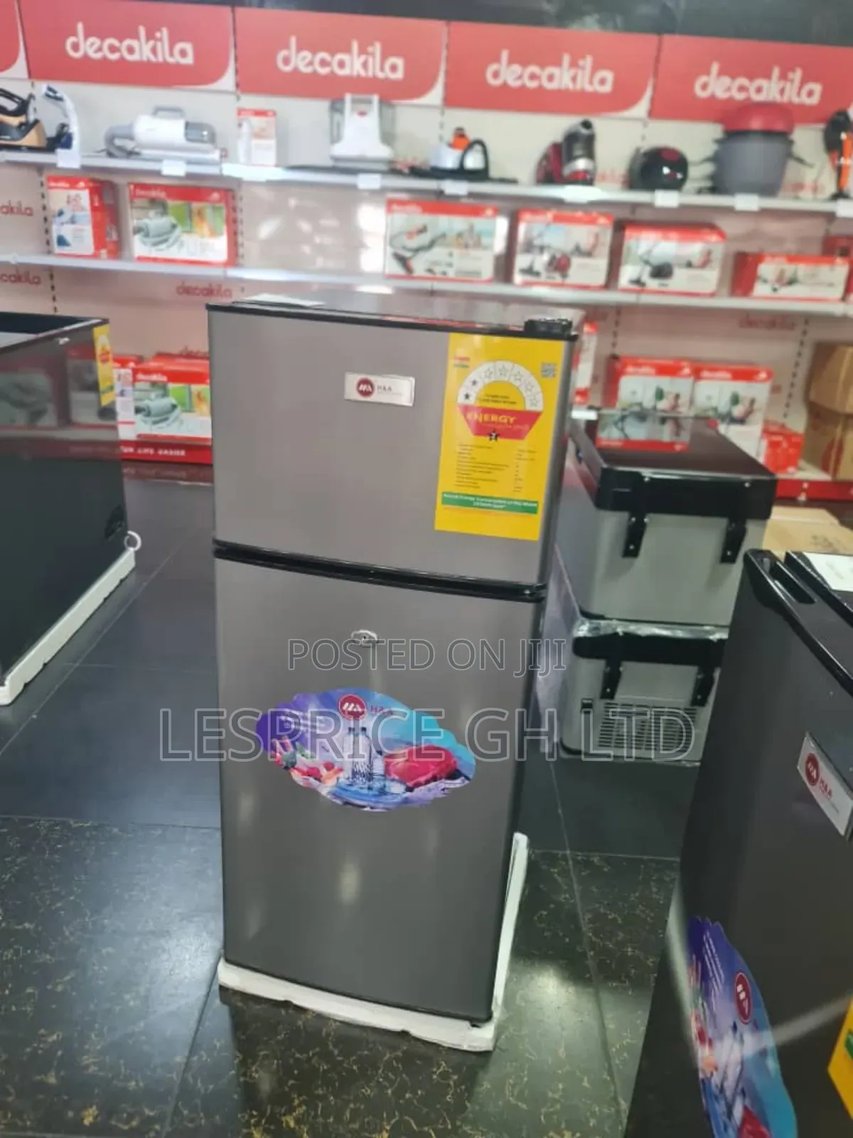Top Freezer Refrigerator: Space Saving
