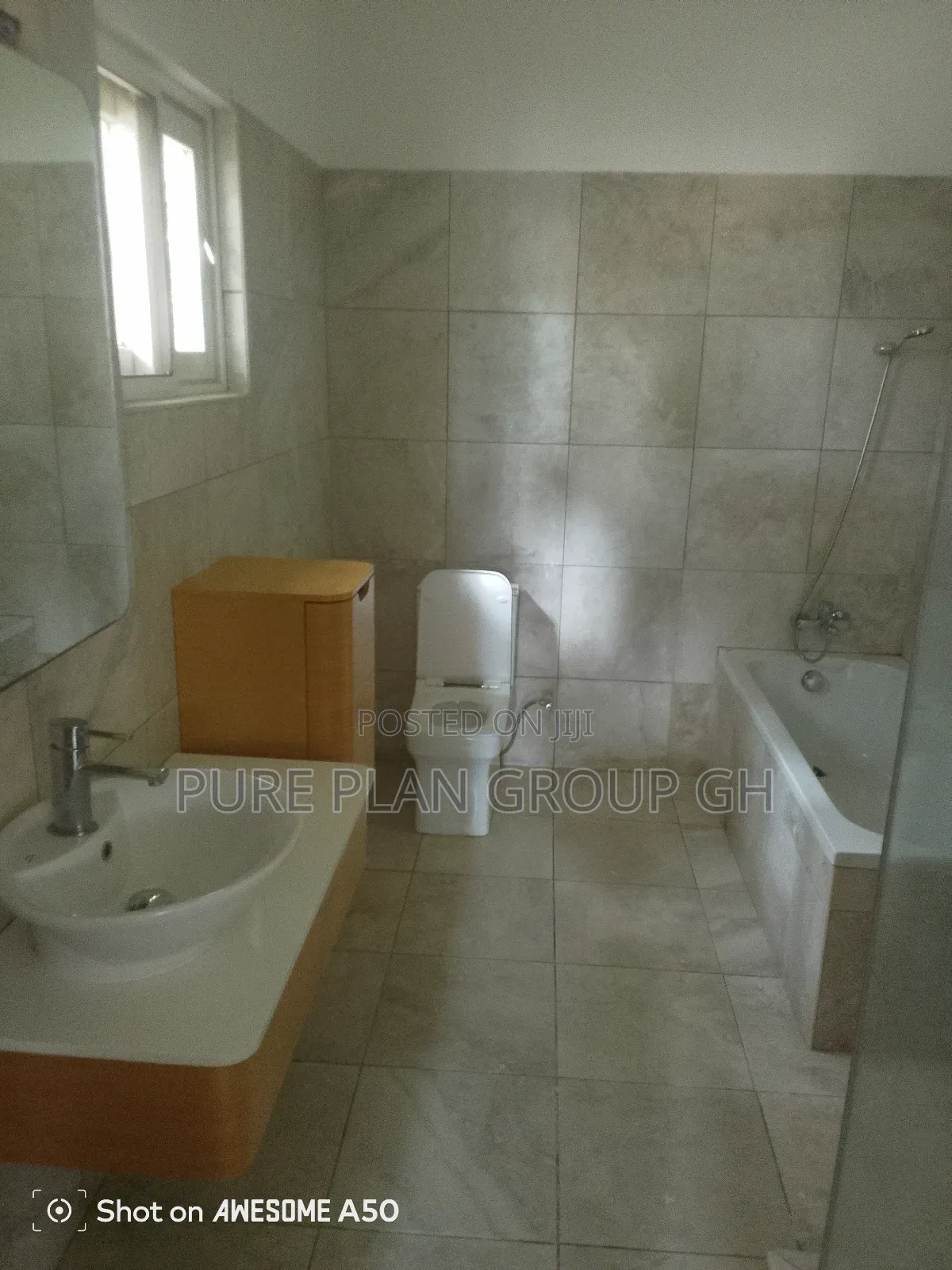 4bdrm House in Airport View Hotel for rent