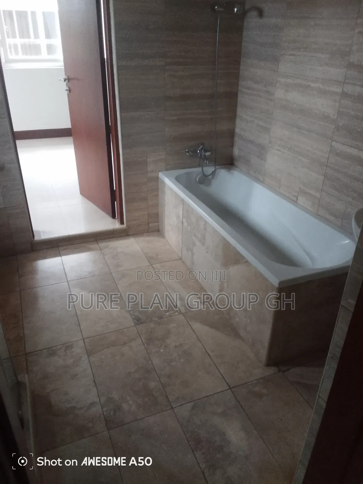 4bdrm House in Airport View Hotel for rent