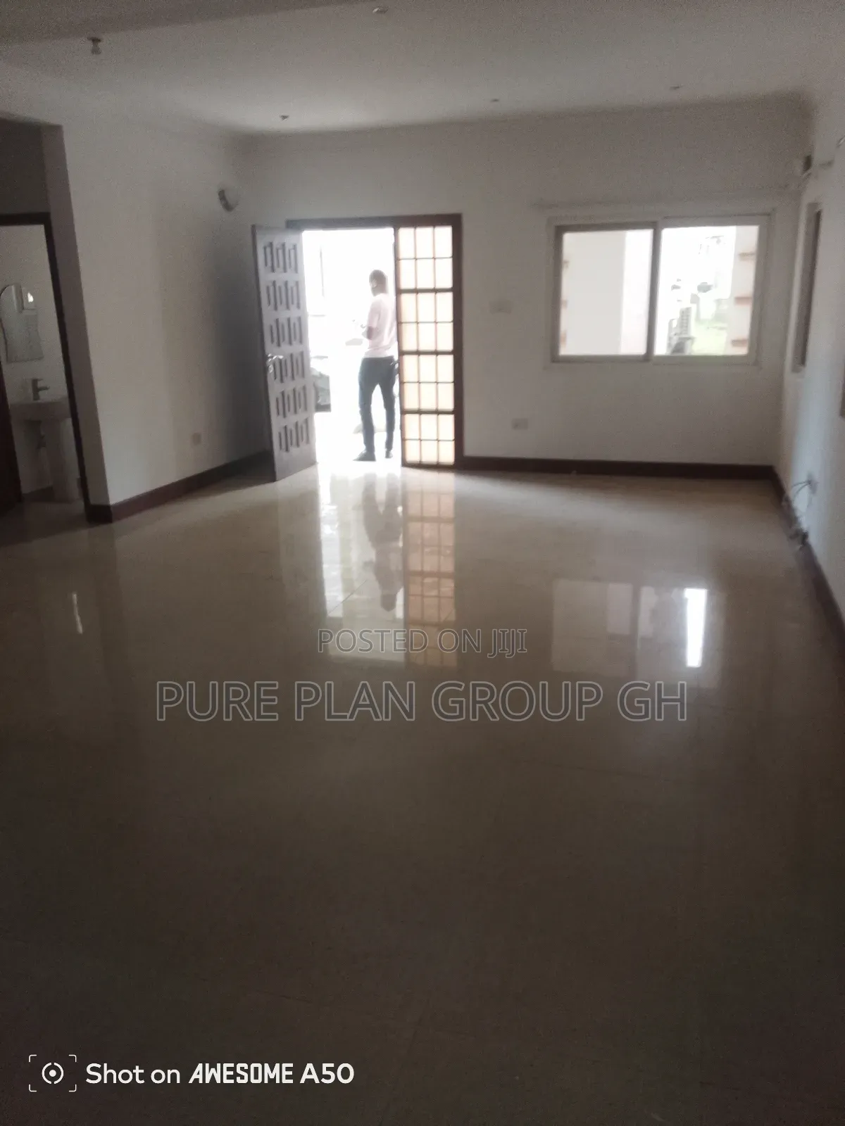 4bdrm House in Airport View Hotel for rent