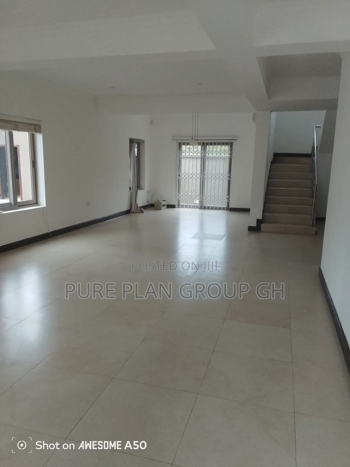 4bdrm House in Airport View Hotel for rent