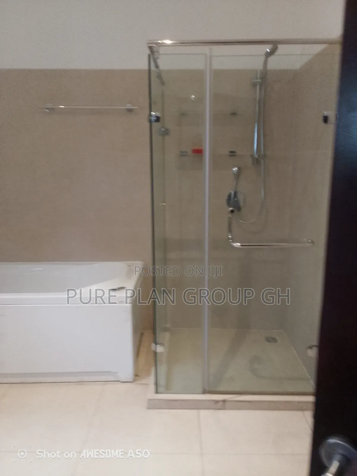 4bdrm House in Airport View Hotel for rent