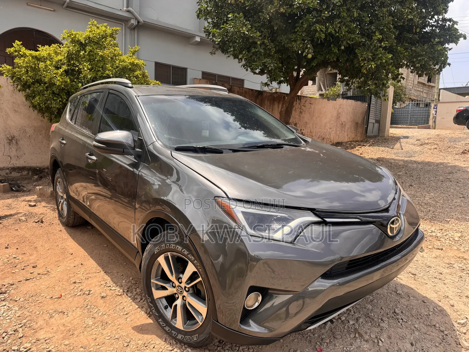Toyota RAV4 XLE 4dr SUV (2.5L 4cyl 6A) 2018 Gray