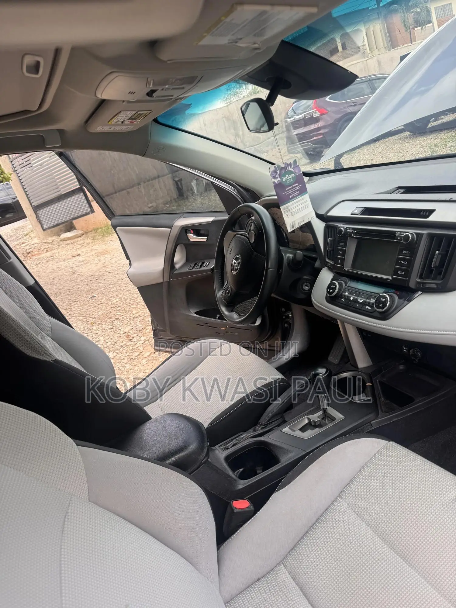 Toyota RAV4 XLE 4dr SUV (2.5L 4cyl 6A) 2018 Gray
