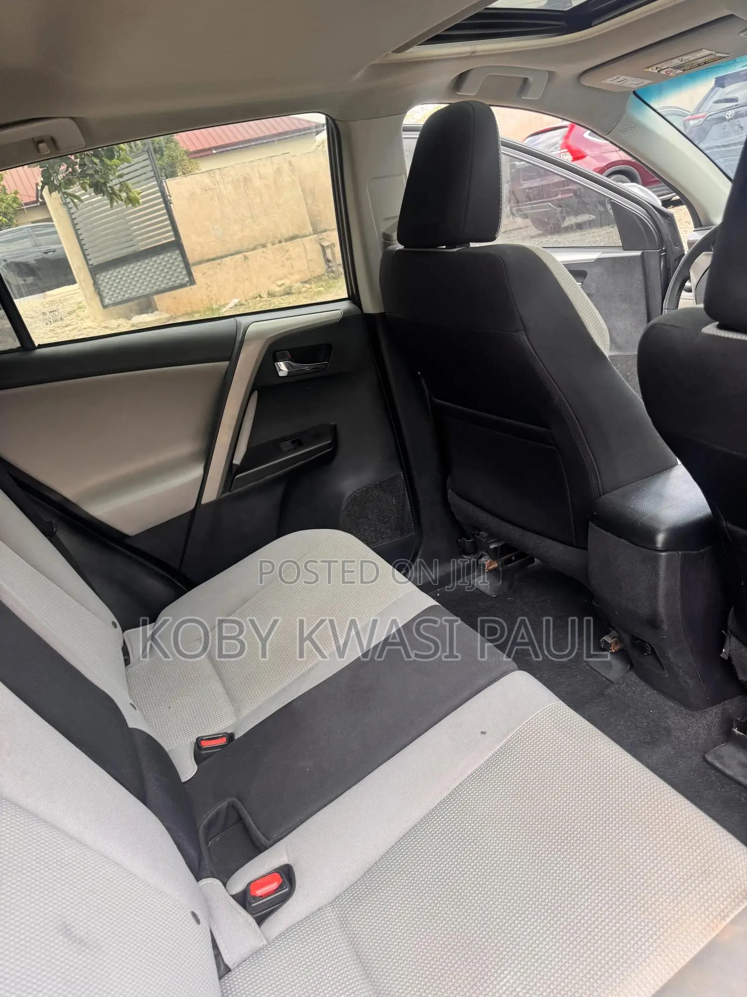 Toyota RAV4 XLE 4dr SUV (2.5L 4cyl 6A) 2018 Gray