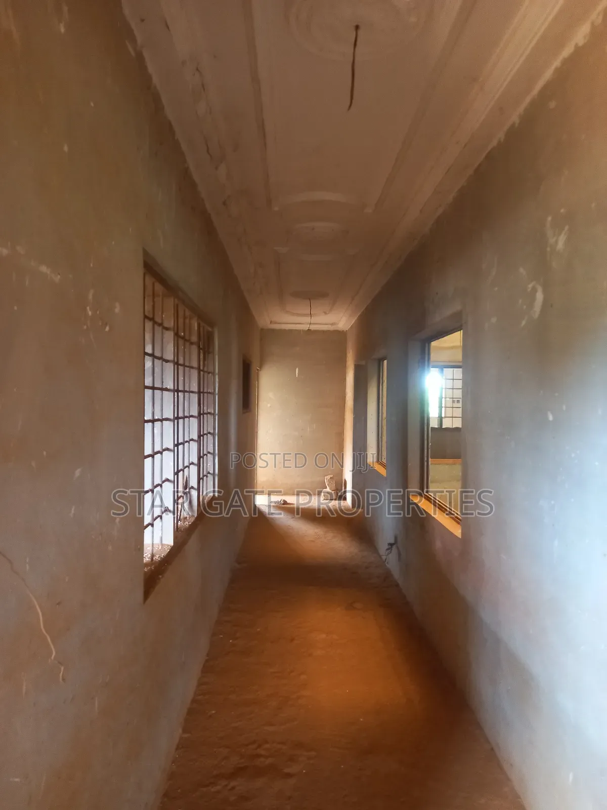 10bdrm House in Santasi Apire, Kumasi Metropolitan for sale