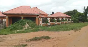 10bdrm House in Apromoase, Kumasi Metropolitan for sale