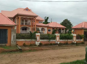 10bdrm House in Apromoase, Kumasi Metropolitan for sale