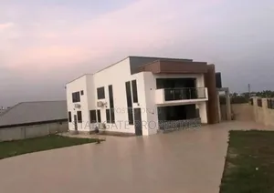 5bdrm House in Ejisu Akyawkrom for sale