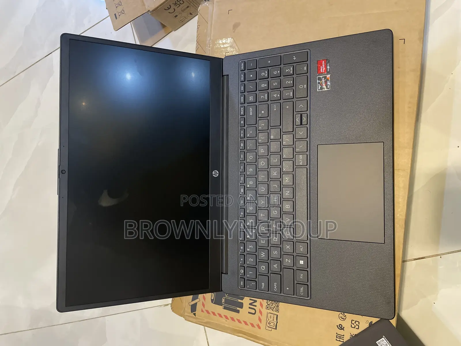 New Laptop HP 4GB AMD Ryzen 3 SSD 256GB